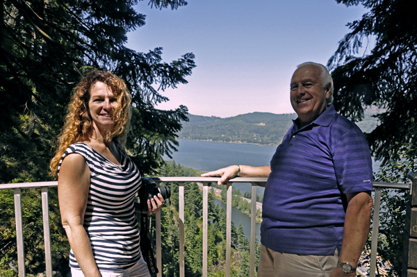 Ilse and Lee at the top of Multnomah Falls