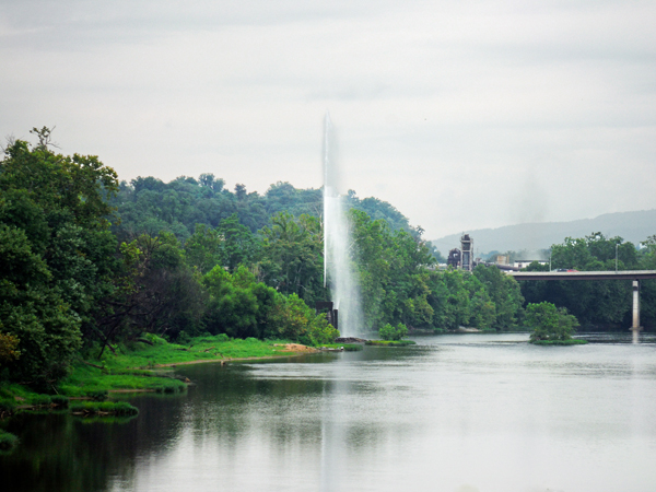 The jet d?Нї╣au and the James River