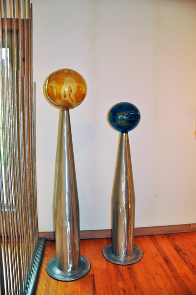 Gallery Viewers sculpture