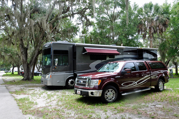 the RV and toad of the two RV Gypsies
