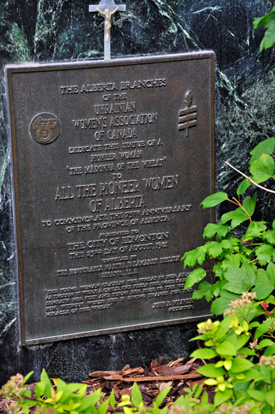 pioneer women plaque