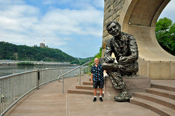 Lee Duquette at The Fred McFeely Rogers Monument