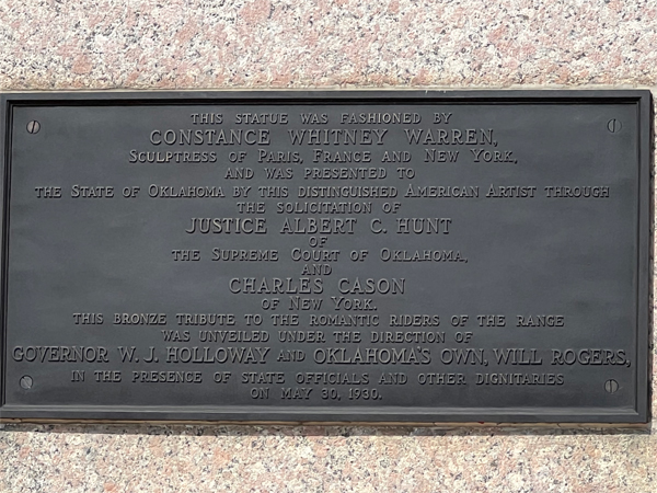 bronze statue tribute to the Romantic Riders of The Range 