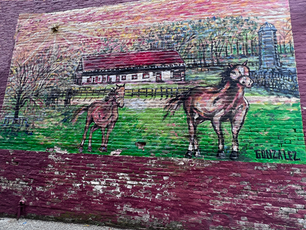 horse mural in Georgetown, KY