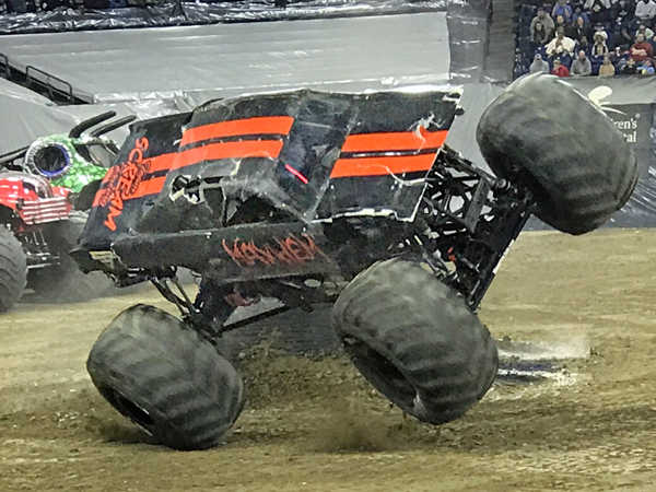 Mayhem Monster Truck 