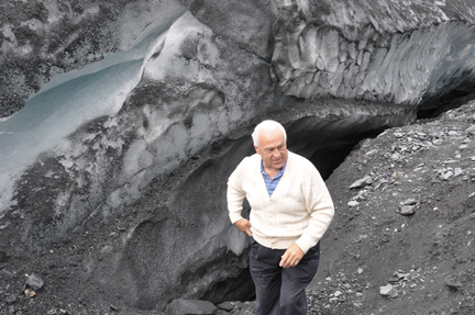 lee by a crevice