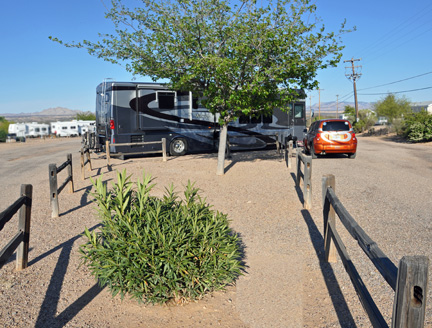 the RV and toad of the two RV Gypsies