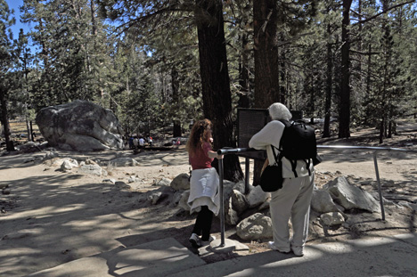 Lee & Ilse studying the trail map